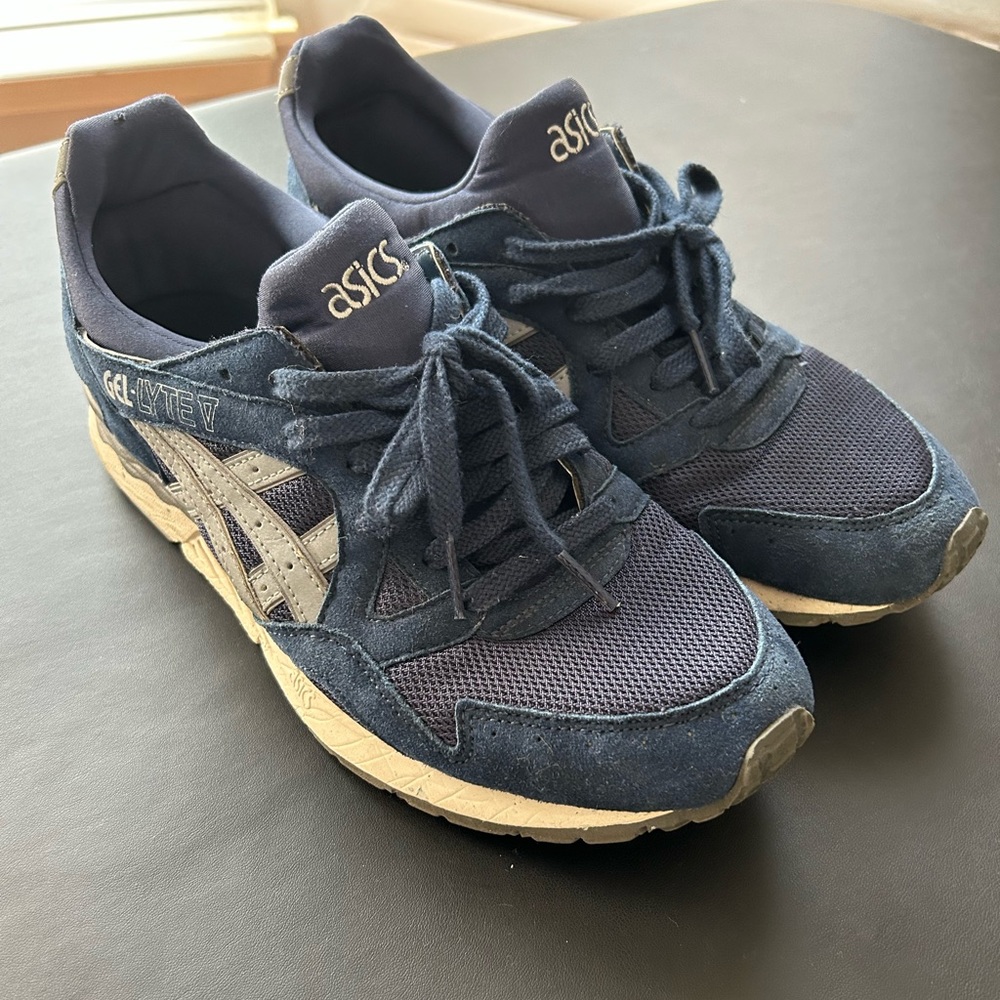 Asics Gel Lyte V sneakers, size 10, Navy/Soft Grey